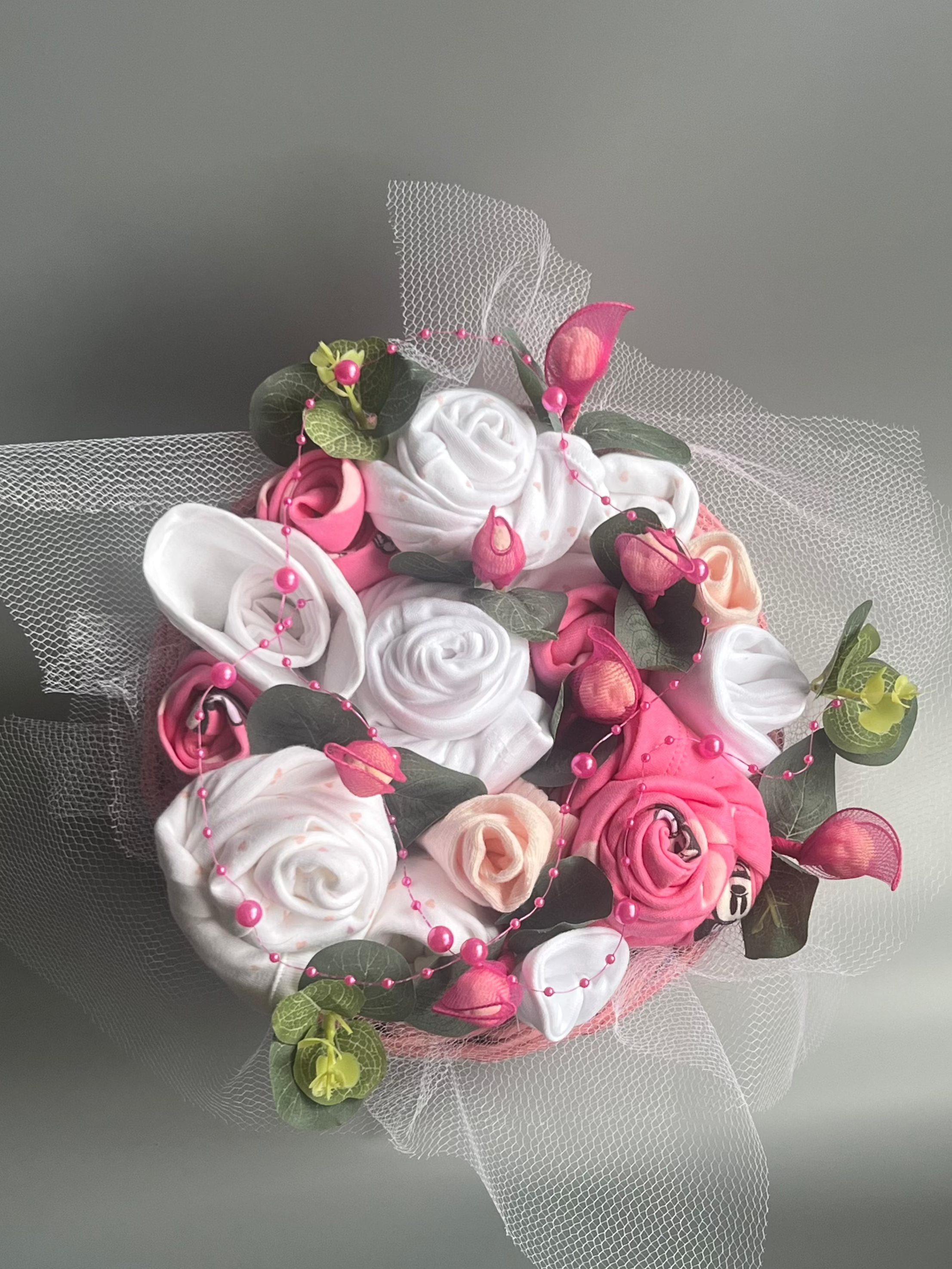 Pink round basket